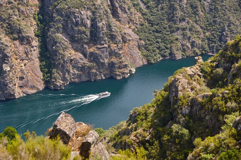 actividades para hacer en el mar en Cañones del Sil